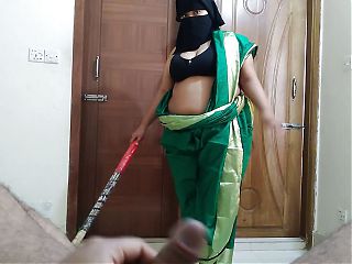 (55 year old Hot Aunty ke sath Chudai) Indian Aunty Work in Room, im Masturbat Beside, when she looked and I fucked her